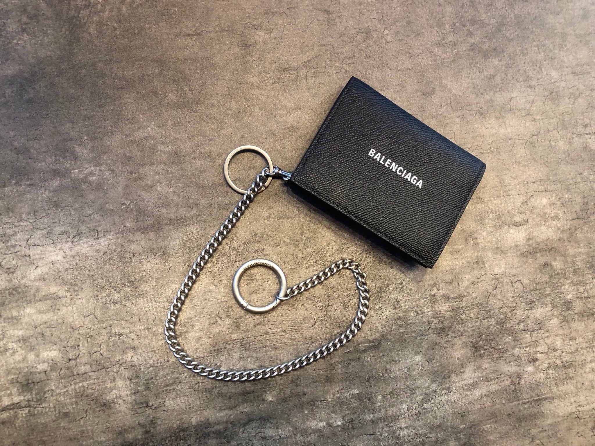 BALENCIAGA（バレンシアガ）/ 三つ折り財布+ウォレットチェーン / CASH COMPAC CHAINWAL / 593807 0OTV3  メンズ | Kernel (カーネル) powered by BASE