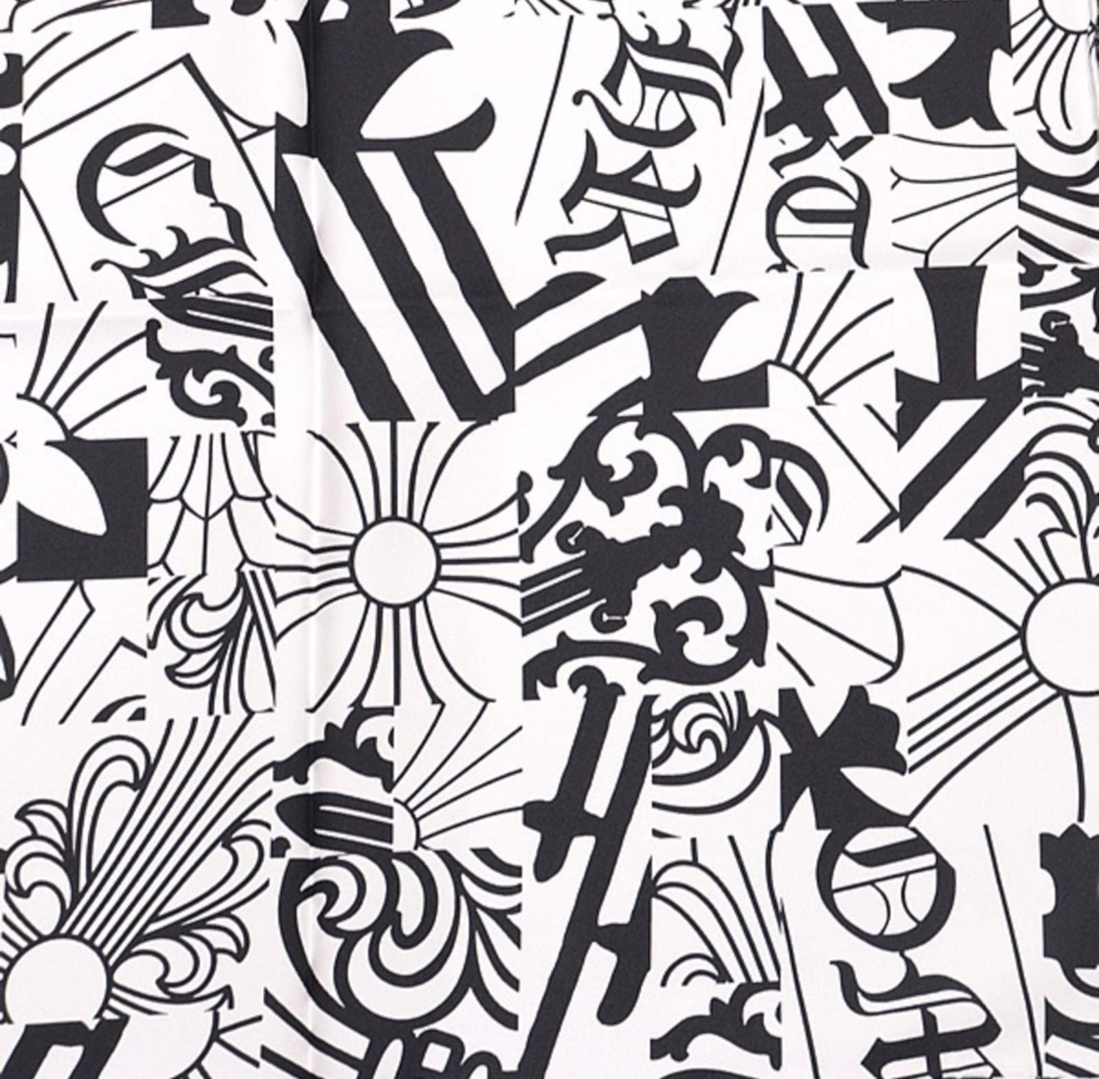 クロムハーツ マルチフローラルクロス プリント シルク　スカーフ クロムハーツ マルチフローラルクロス プリント シルク スカーフ