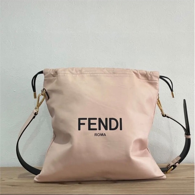 FENDI フェンディ スリムクラッチ ショルダーバッグ ロゴ