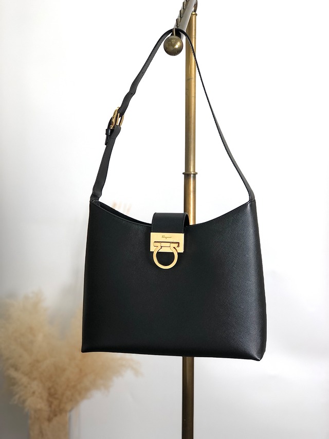 Salvatore Ferragamo | VintageShop solo