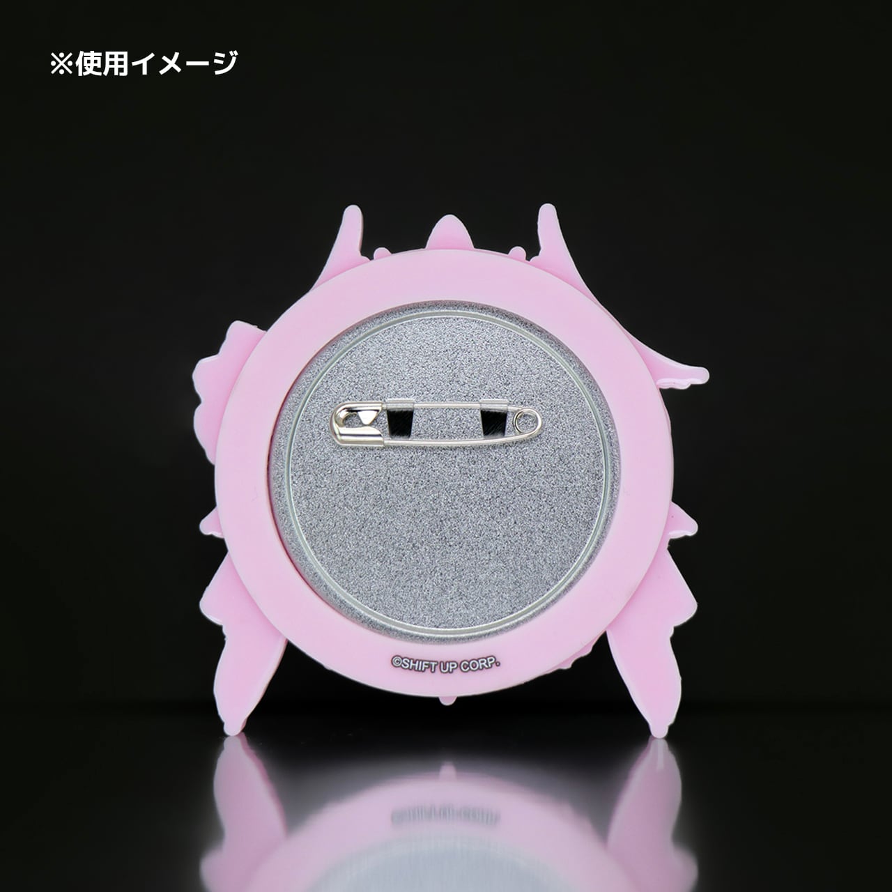 ストア限定】NIKKE 缶バッジラバーホルダー ドロシー | あるじゃん