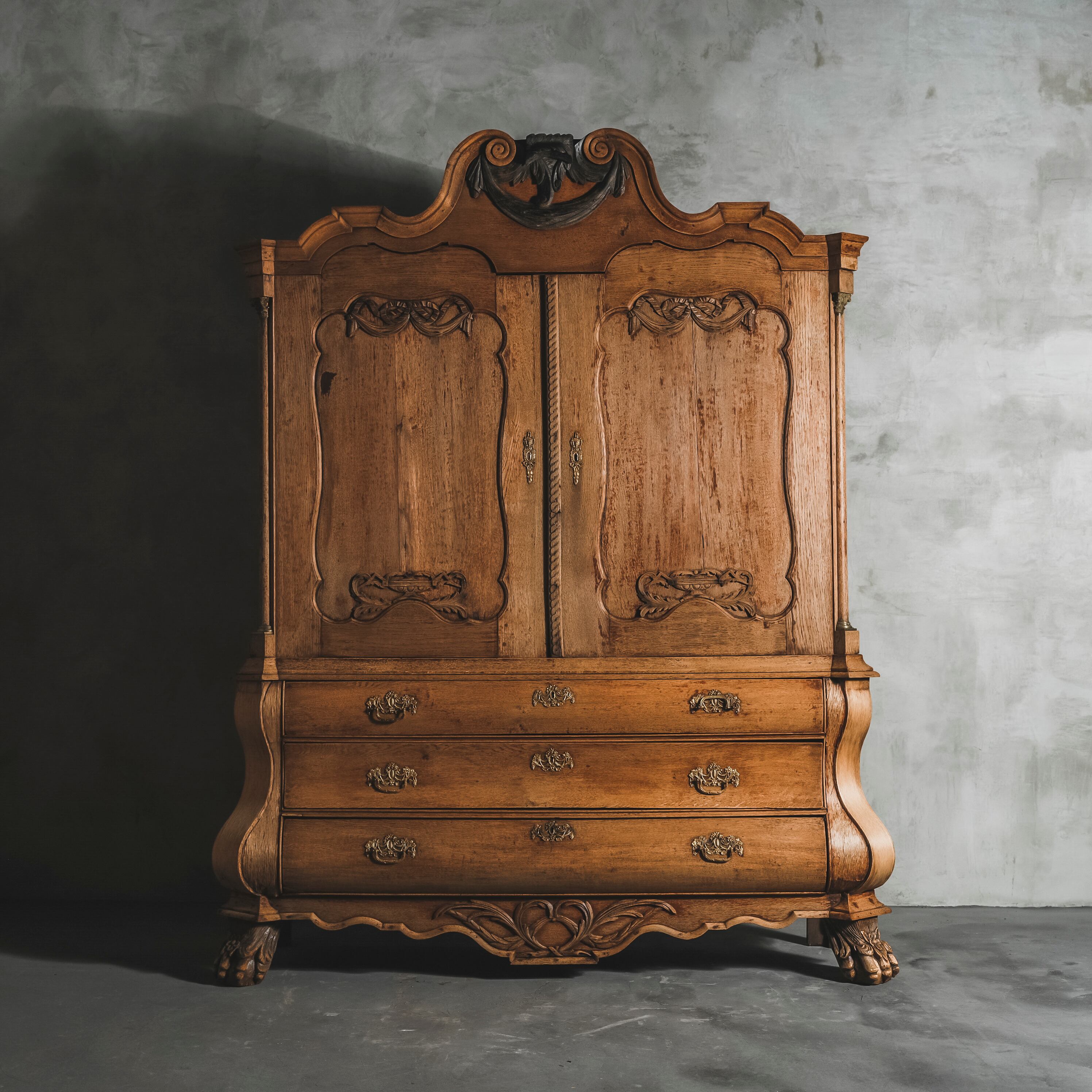 キャビネット/アンティークキャビネット/アルモワールキャビネット/ディスプレイ/店舗什器/空間装飾