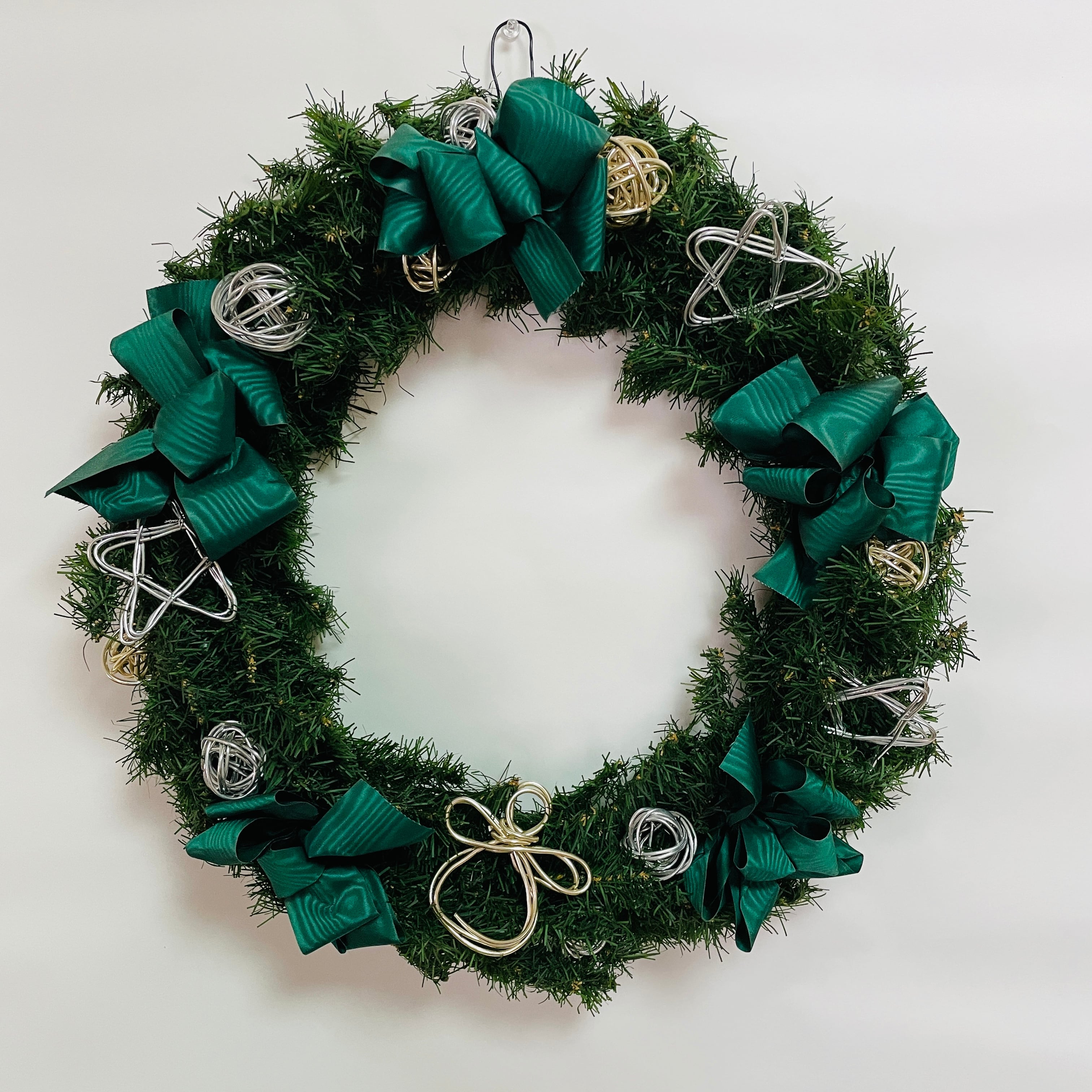 コットンフラワーとポポラスベリーのクリスマスリース (32cm) 11/20作製 コットンフラワーとポポラスベリーのクリスマスリース (32cm) 11