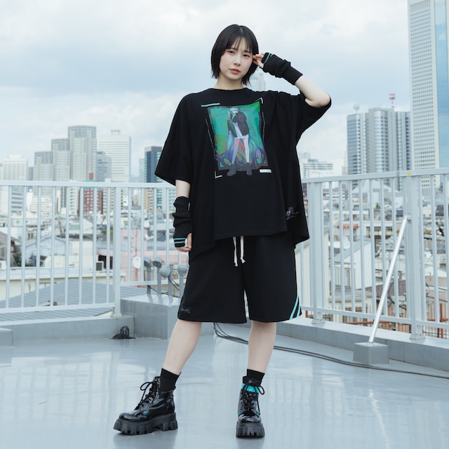 初音ミク　ビッグシルエットハーフパンツ【9/17まで、カラビナキーホルダー付き！】