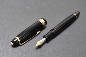 '50s　モンブラン マスターピース １４２　MONTBLANC Masterpiece 142　（オーブリーク極太字）　14C　　　　　01550