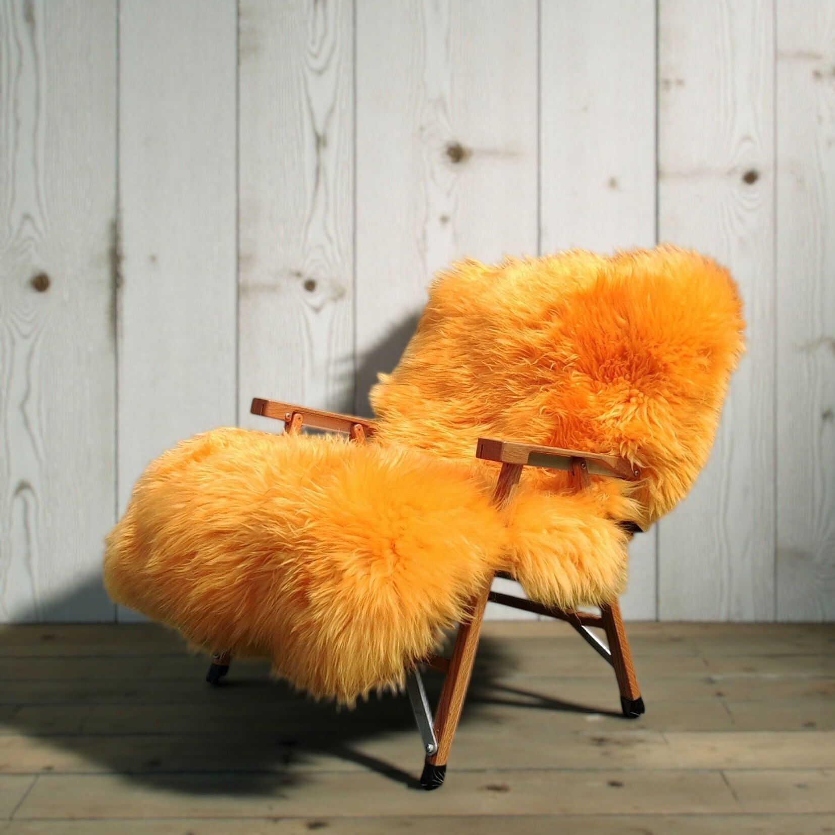 リアルファー（羊）チェアカバーCOL：ORANGE※Kermit Chair規格 | Godisru