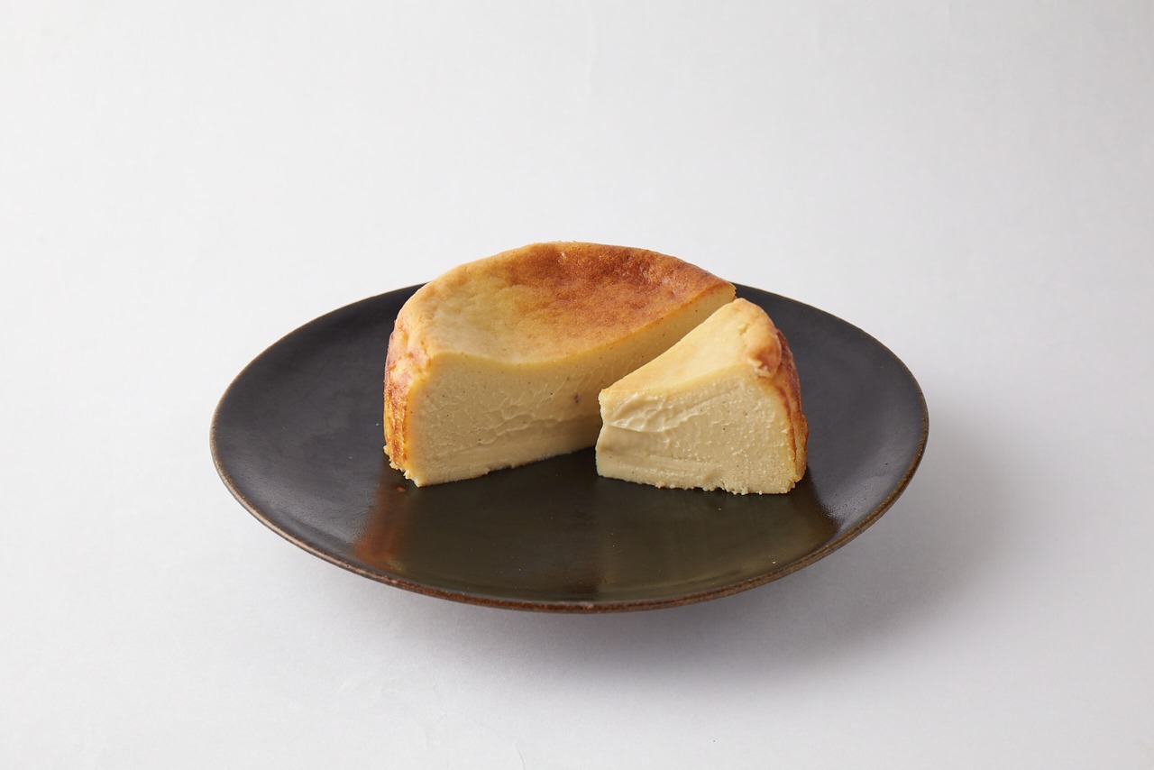 【ご自宅用（箱なし）】カカオのホワイトチーズケーキ 　12cmホール　