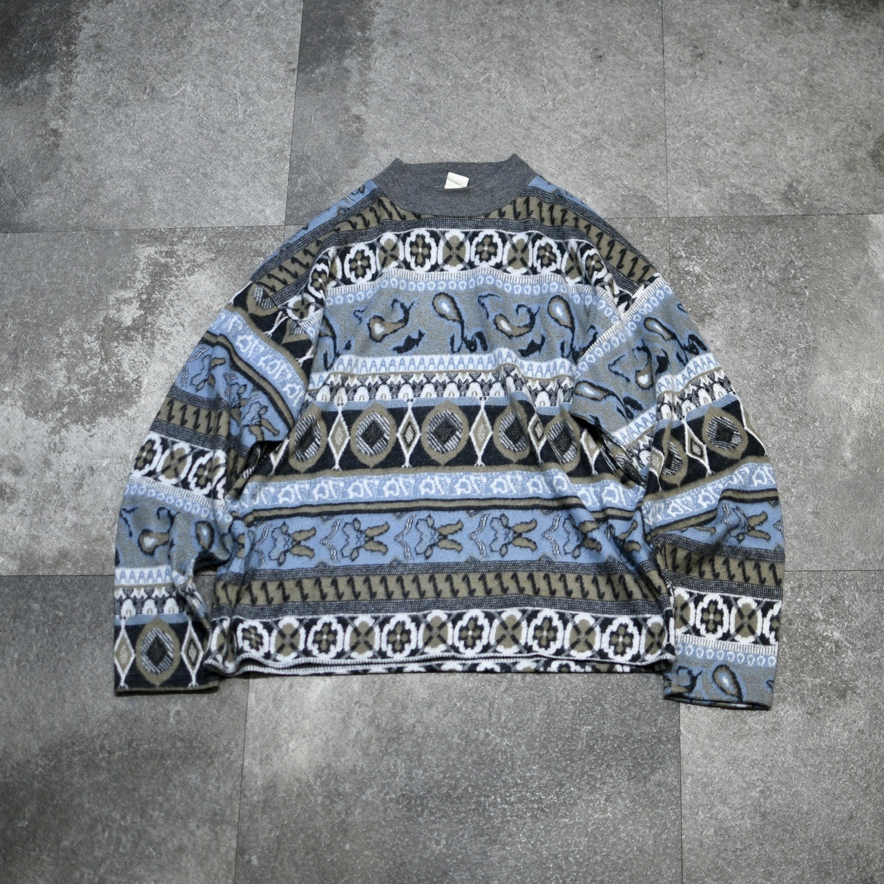 paisley pattern shaggy mock neck