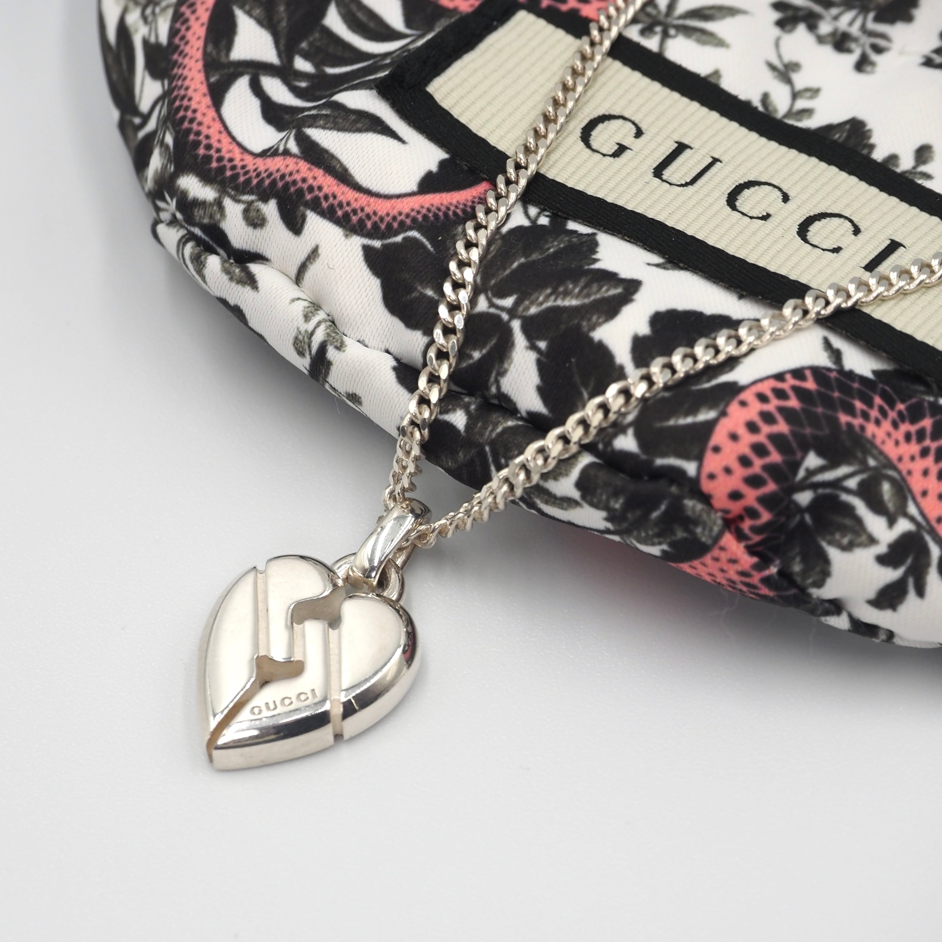 在庫処分セール中❗️ティファニー　マンパワー　ネックレス　シルバー TIFFANY&CO ティファニー ツイストハートネックレス SV シルバー