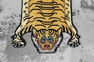 Tibetan Tiger Rug 《Sサイズ•シルク・オリジナル3・シグネチャーイエロー289》チベタンタイガーラグ