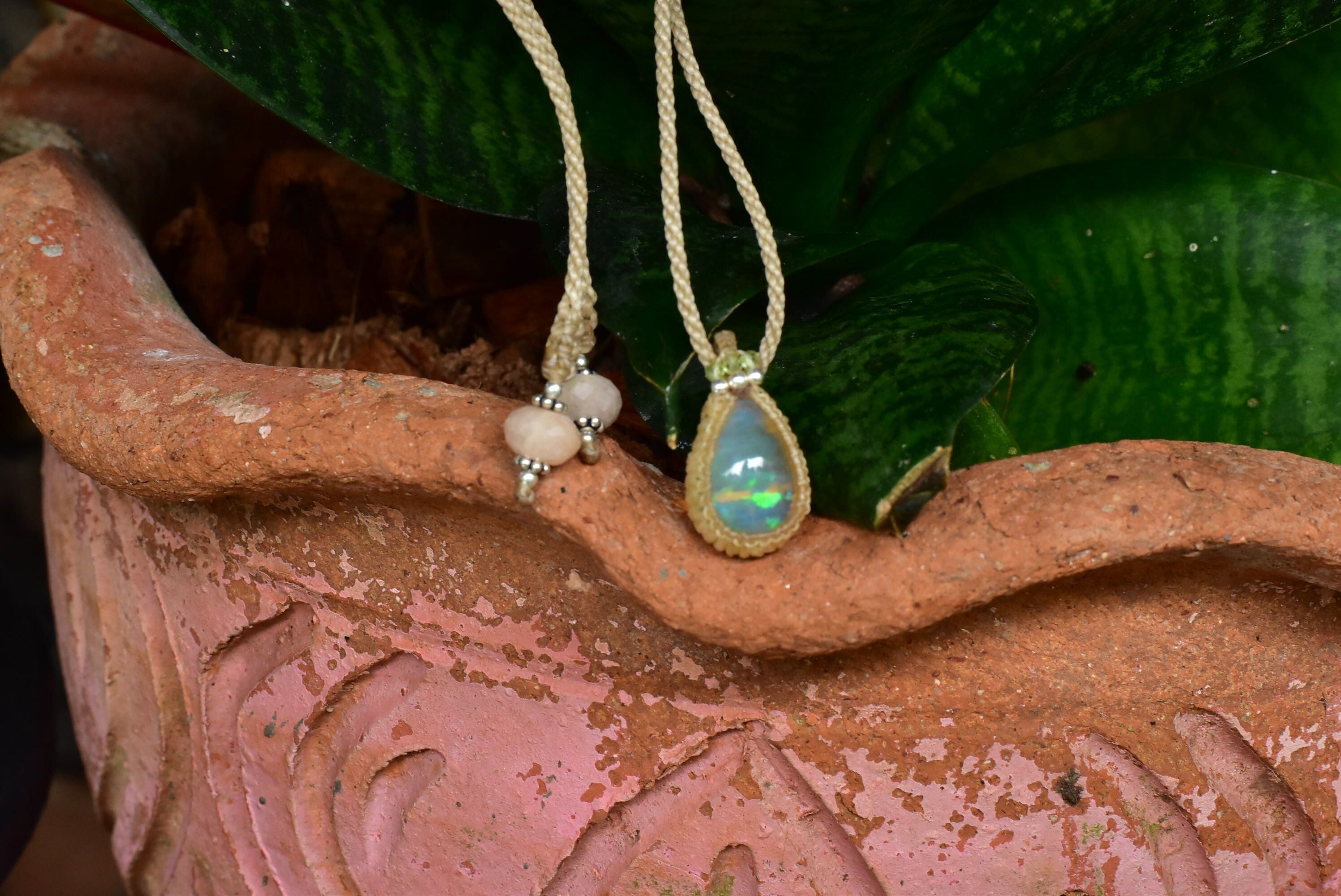 彩色の魔法☆12ctウォーターオパール マクラメペンダント opay003