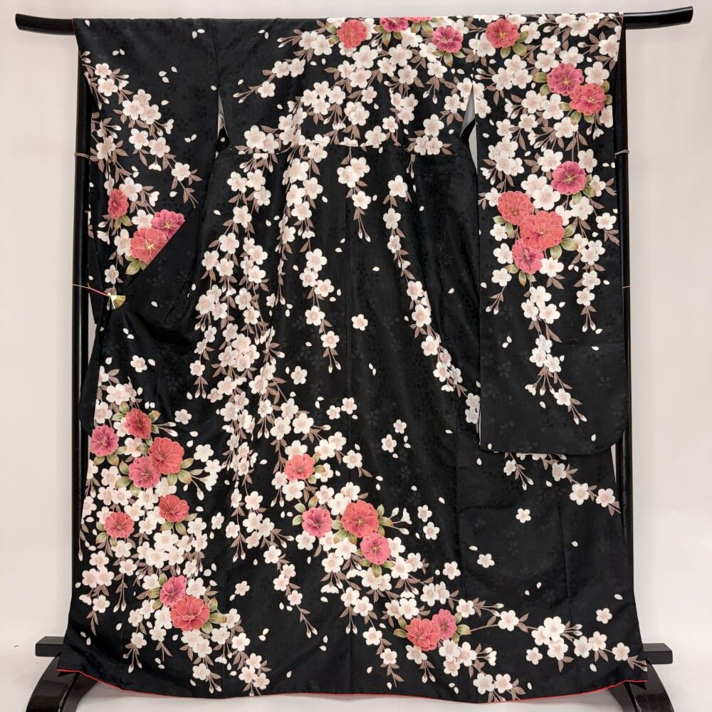 振袖 中古 黒 ポリエステル 古典 洗える着物 裄68.2cm 身丈170.3cm 美品 L サイズ 成人式 6154