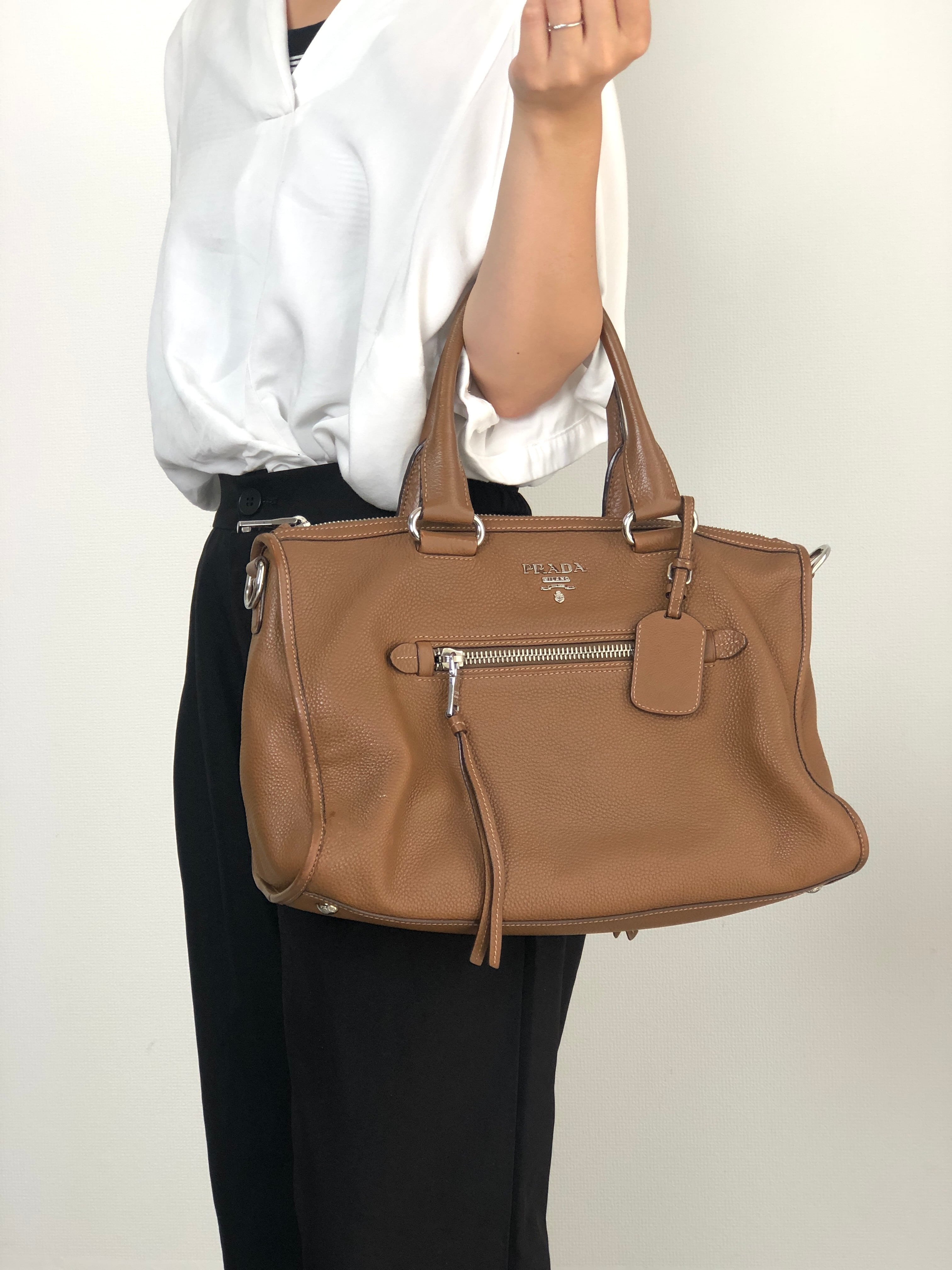 PRADA プラダ VITELLO PHENIX ショルダーバッグ ブラウン ロゴ レザー
