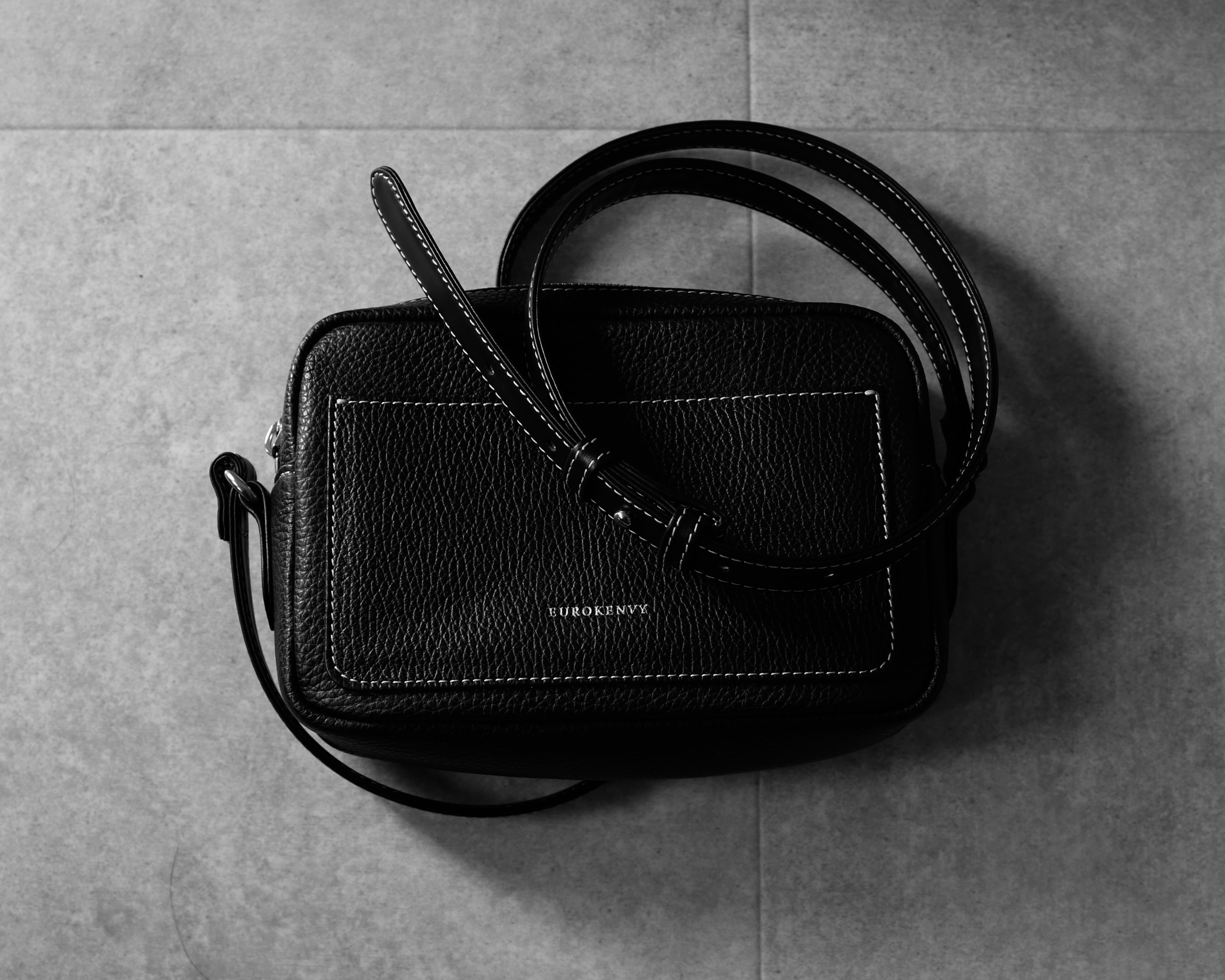 Italian Emboss Leather Mini Shoulder Bag【イタリア・マストロット社