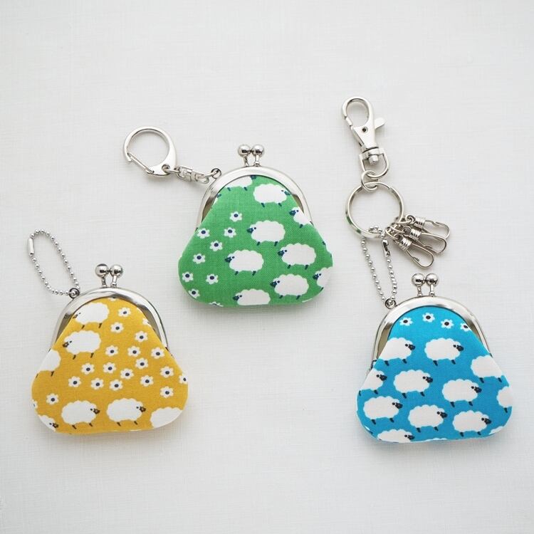 □もこもこひつじのミニがま口キーホルダー□ chloe(hj) | handmade