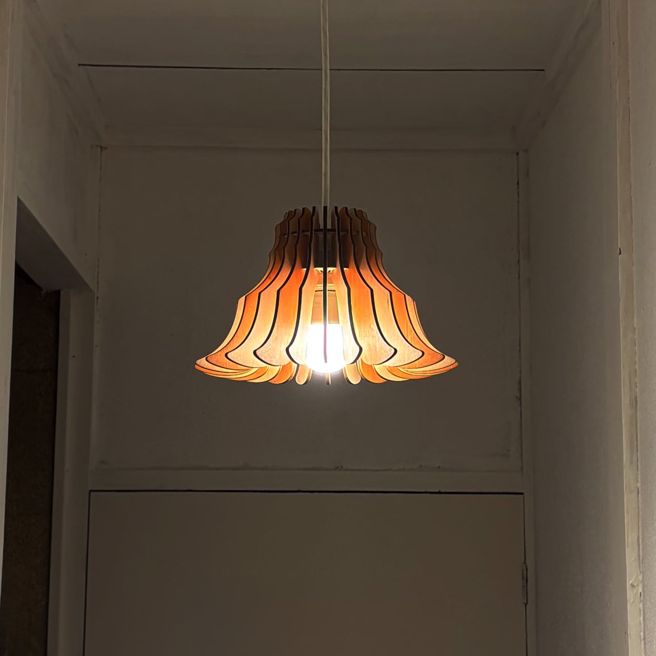 木製ペンダントライト『フランネル（メープル）』 ｜花のような