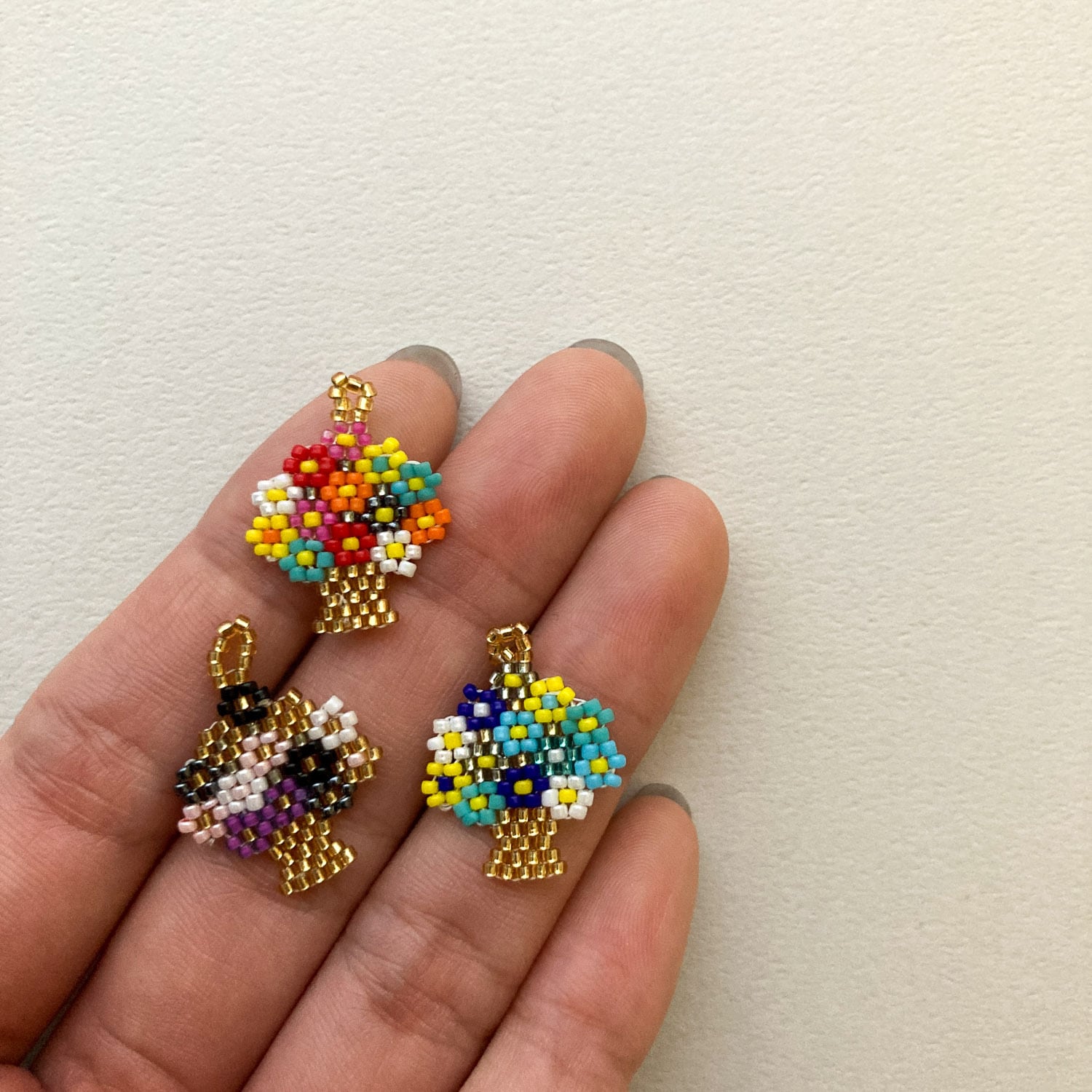 花束ビーズステッチチャーム | Dua-アクセサリーパーツショップ