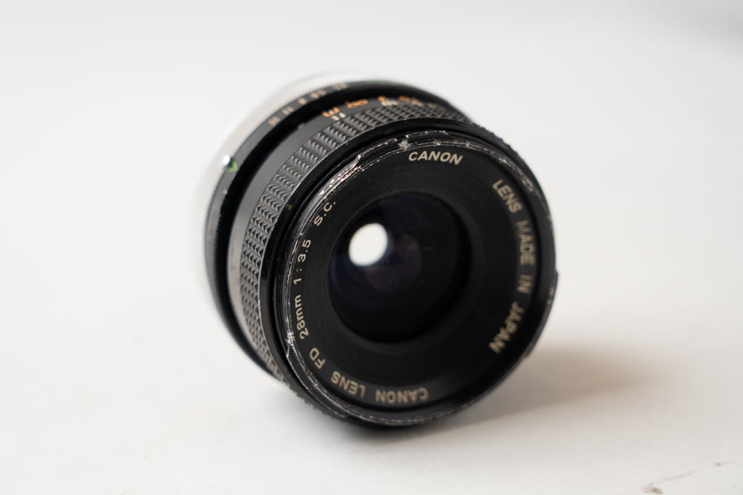 送料無料 限定１個 Canon LENS FD 28mm F3.5 広角単焦点