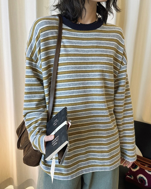 Bicolor Border Pullover