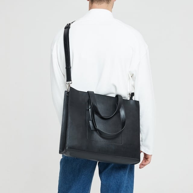 【予約販売】ショルダーバッグ ビジネスバッグ メンズ 2Way バック 大容量 斜め掛け レザー シンプル スクエア ビジネス 通勤 通学 ブラック 黒 シック A4 こなれ感 お洒落 韓国 トレンド