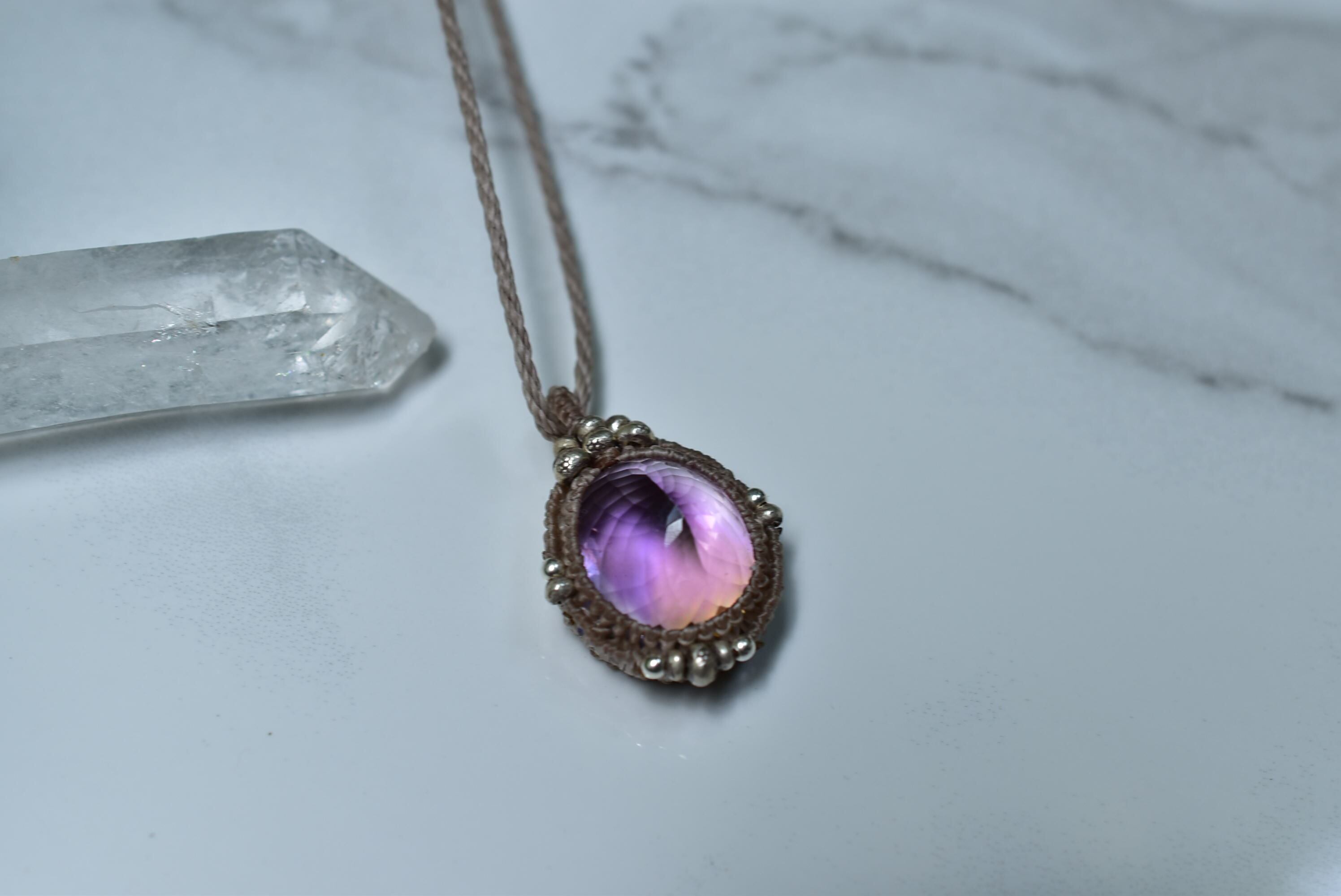 極上の艶☆30ctファセットカットアメトリン マクラメペンダントamet006