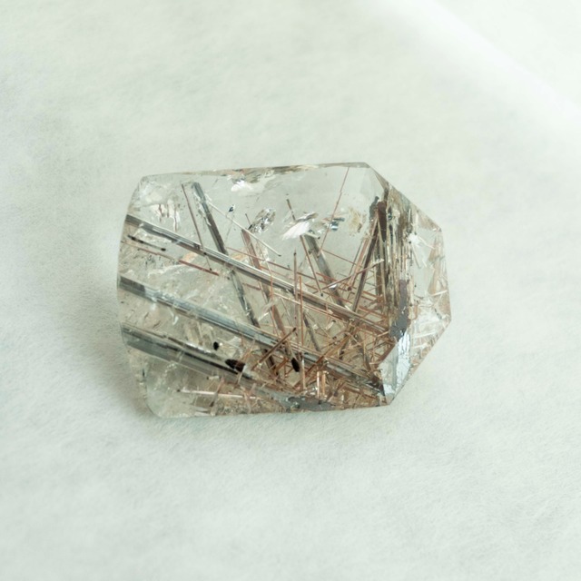 【WORLD】インクォーツ　ルチル　ルース　ファセット　天然石　80ct