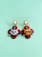 チェックフラワーチェックキャットピアス