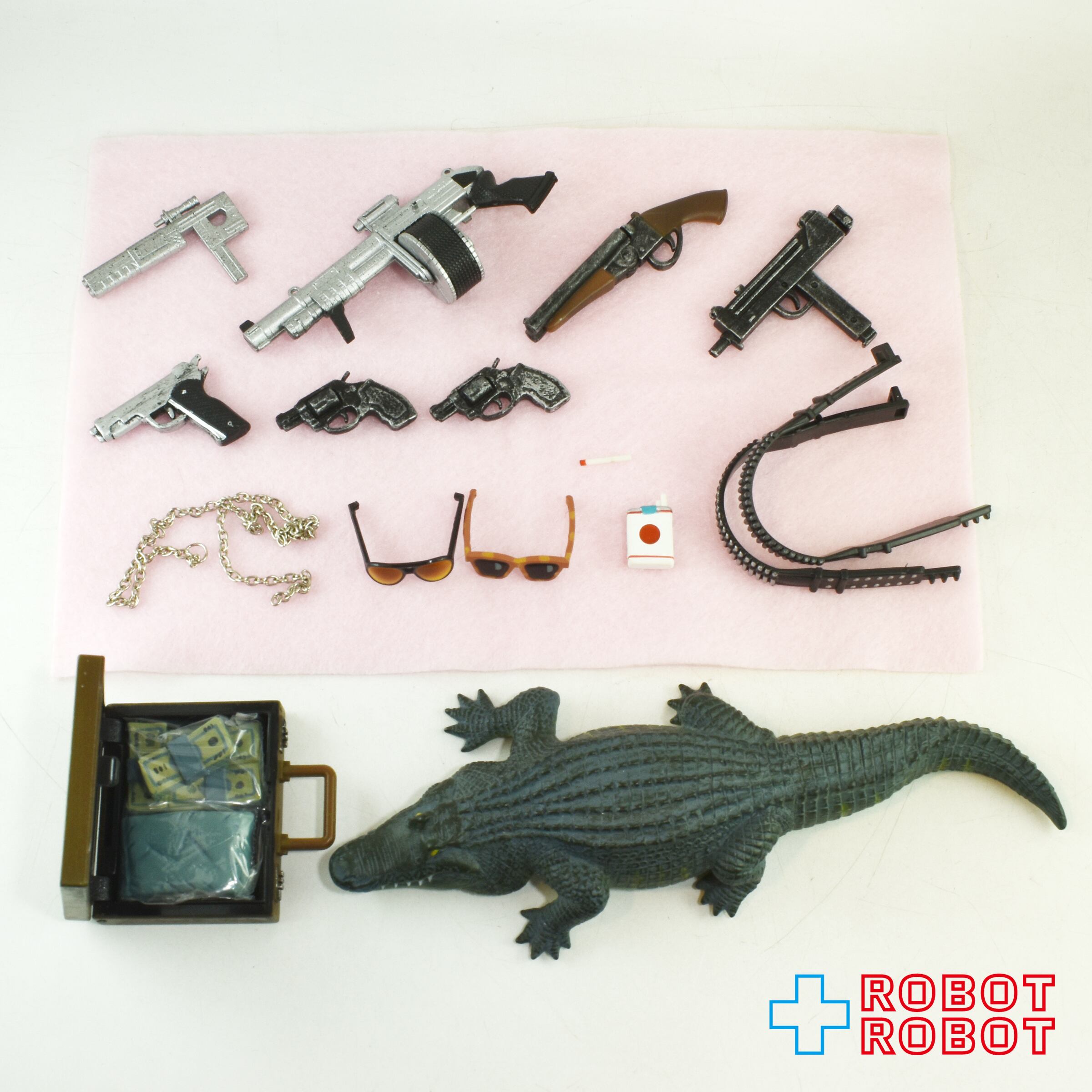 【新品】マイアミバイス フィギュア 全５種フルコンプリート セット（未開封） メズコ 特捜刑事 マイアミ・バイス ソニー リカルド アクション