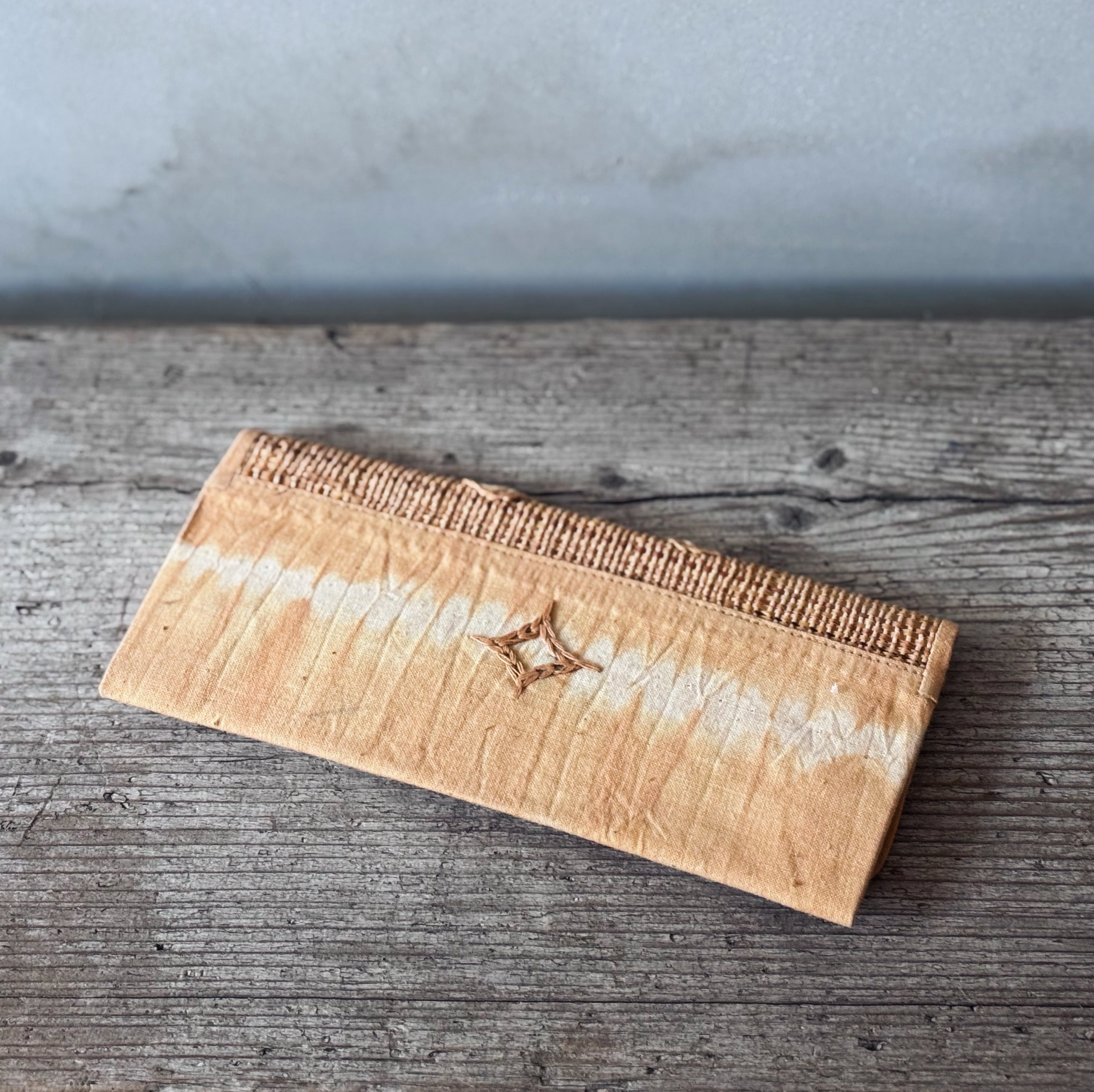 アイヌ刺繍／長財布／アットゥシ／フォークアート | 白鳥座雑貨店