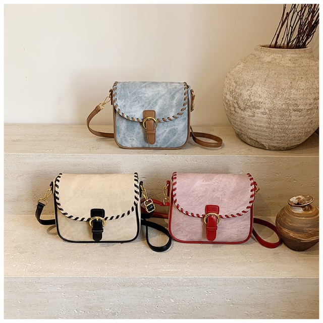 mini shoulder bag with chain detail