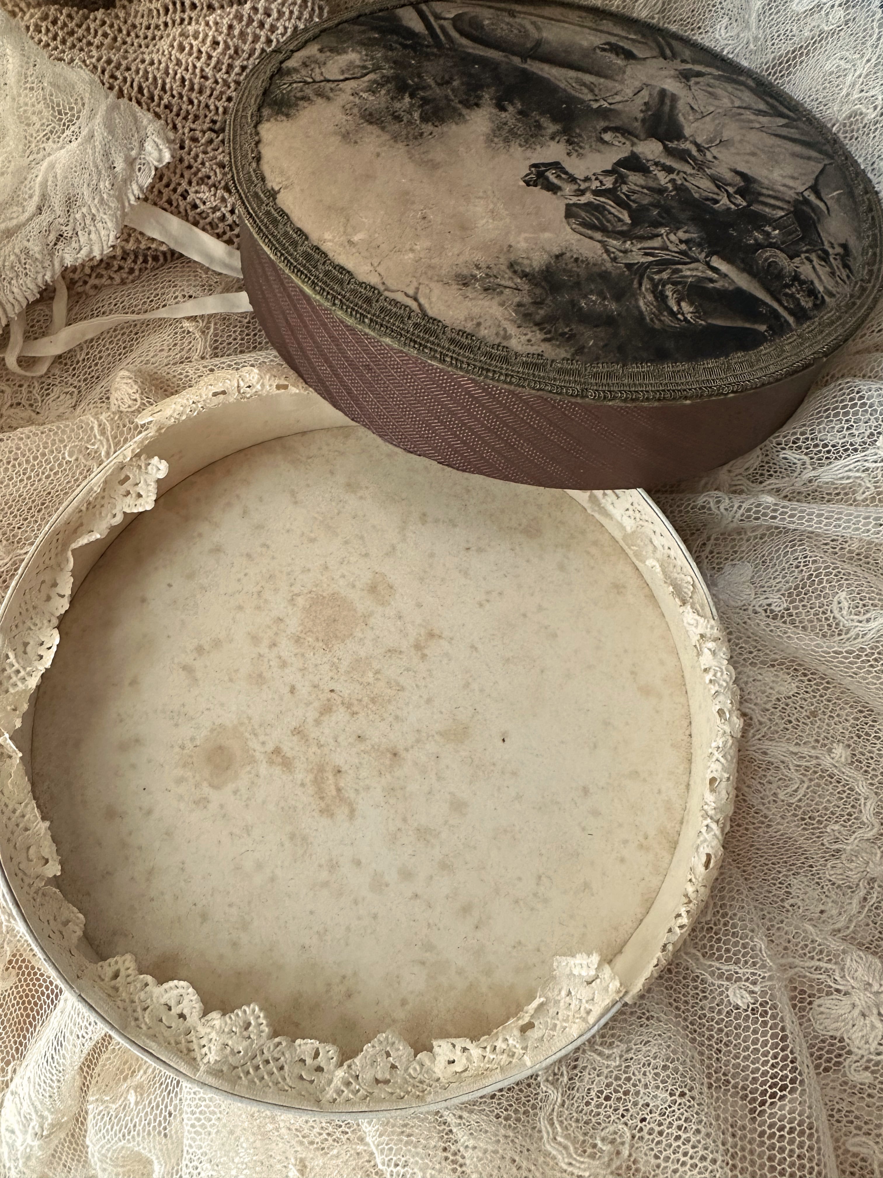 ドラジェボックス 砂糖菓子の紙箱 円形 | Brocante de La Cocotte