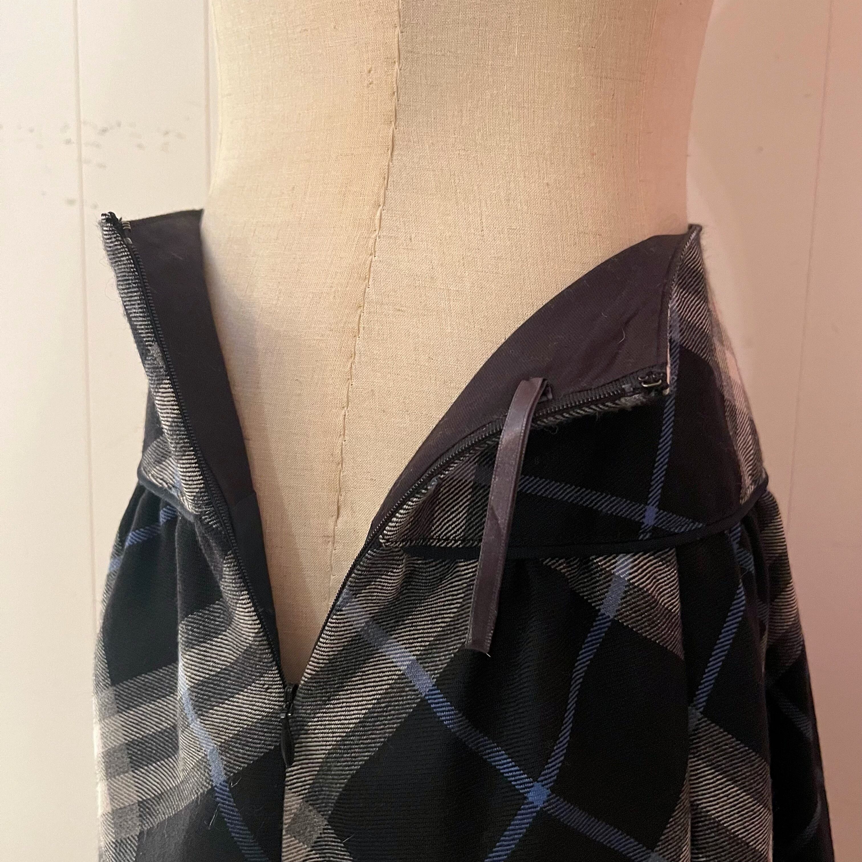 Burberry / blue check flare skirt