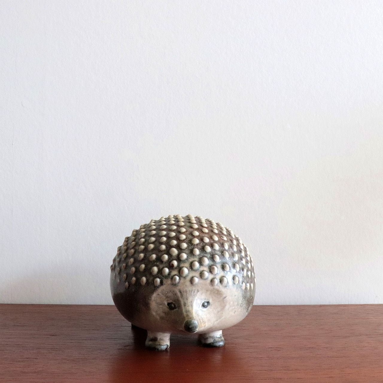 c8345】ハリネズミ（Igelkott / Hedgehog） /WWF ［Lisa Larson/Sweden