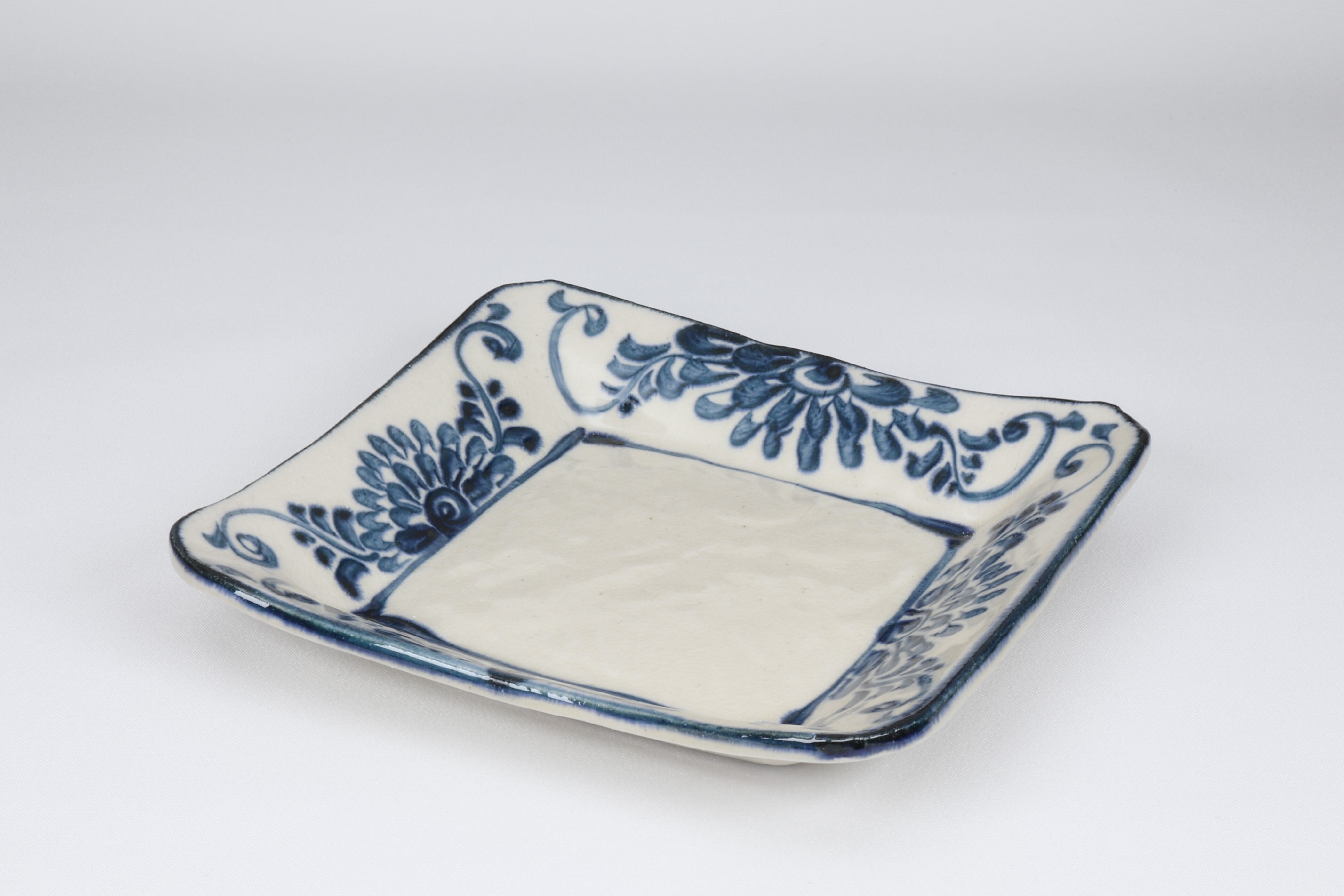 安南 正角取皿 菊唐草【アウトレット】