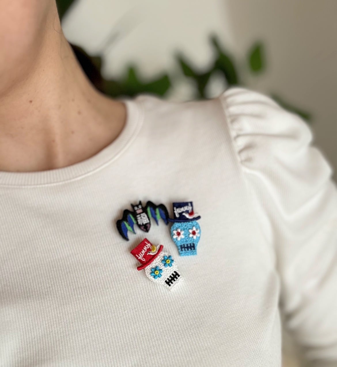 CUTOUT PINS / カットアウト・ピンズ 「BAT」 ️body(black)×wings(blue/ green) Cocon