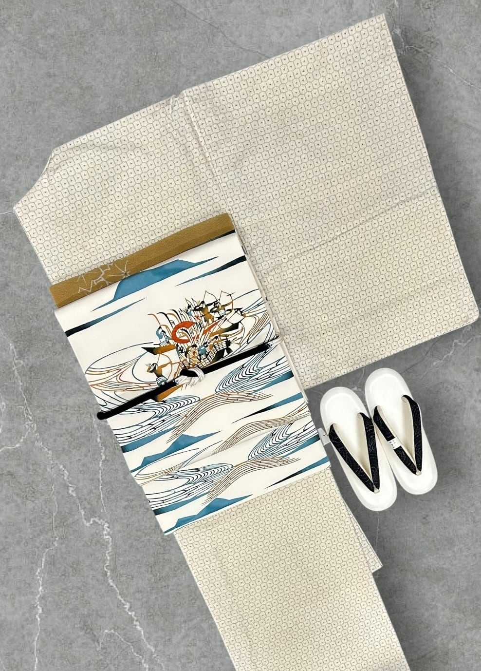 伝統工芸品 置賜紬 白鷹織物 証紙つき 未使用品 くるみ染 うすい砂色