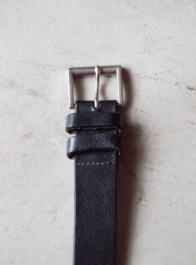 unknown used Black leather narrow belt