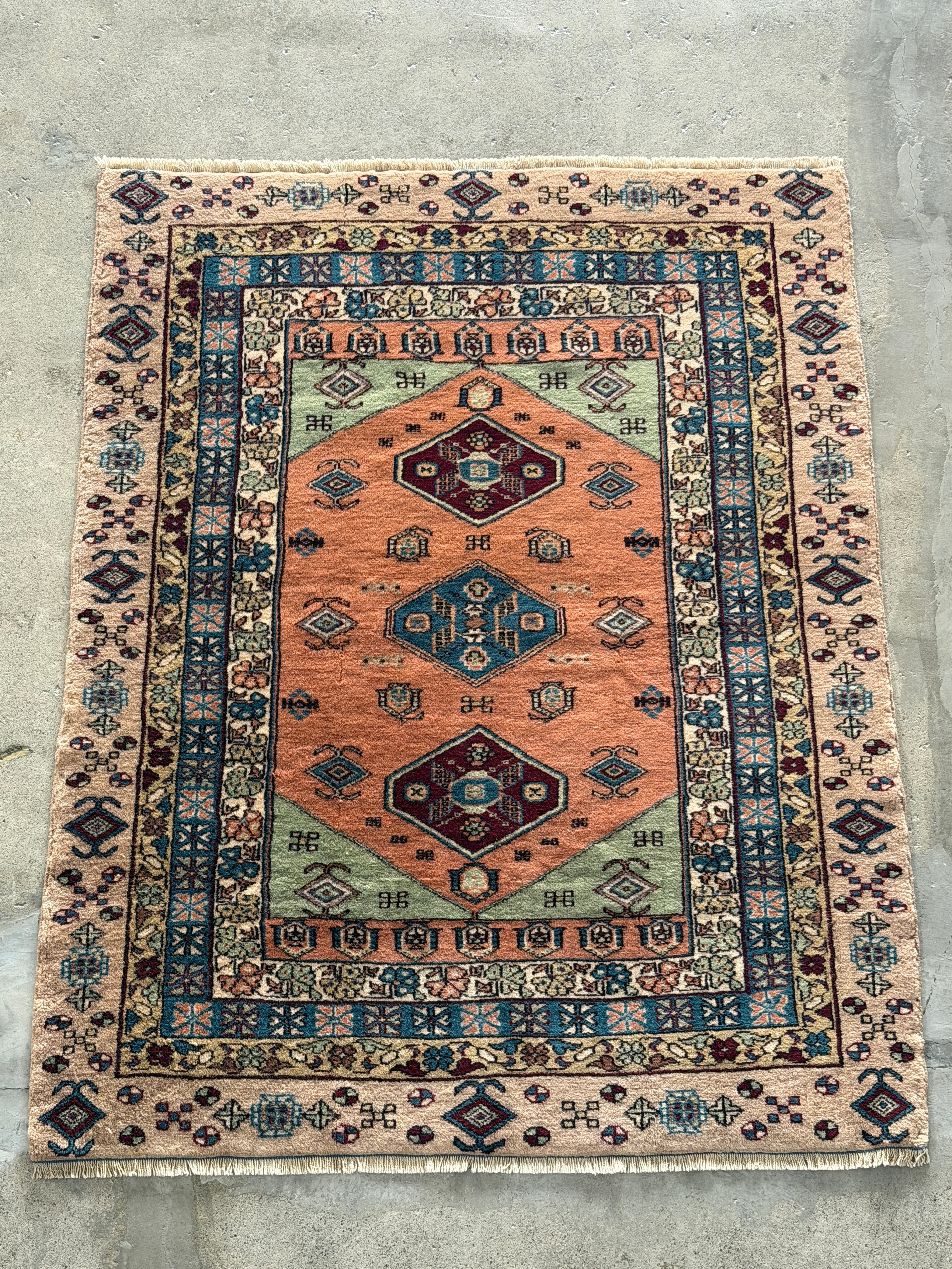 【送料込み】トルコラグ ヴィンテージ 高品質 クラ絨毯 139×184 TRB3945