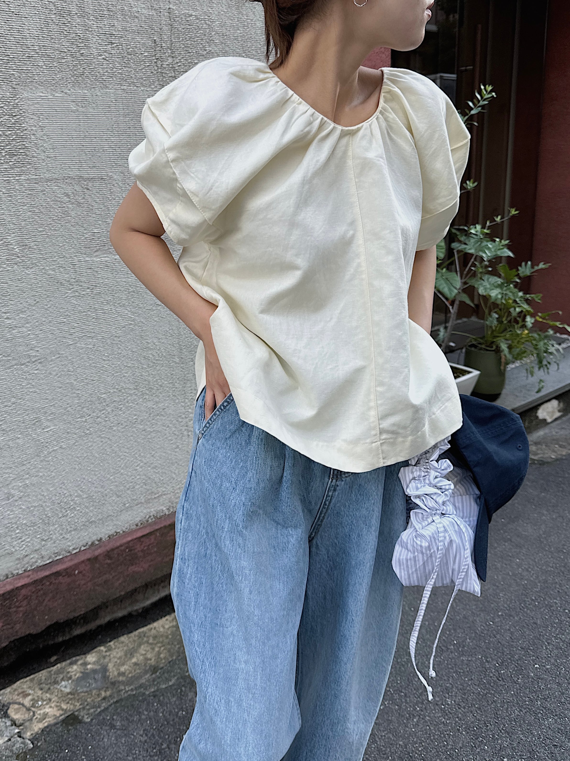 round puffy arm fully gather blouse | nananamoe