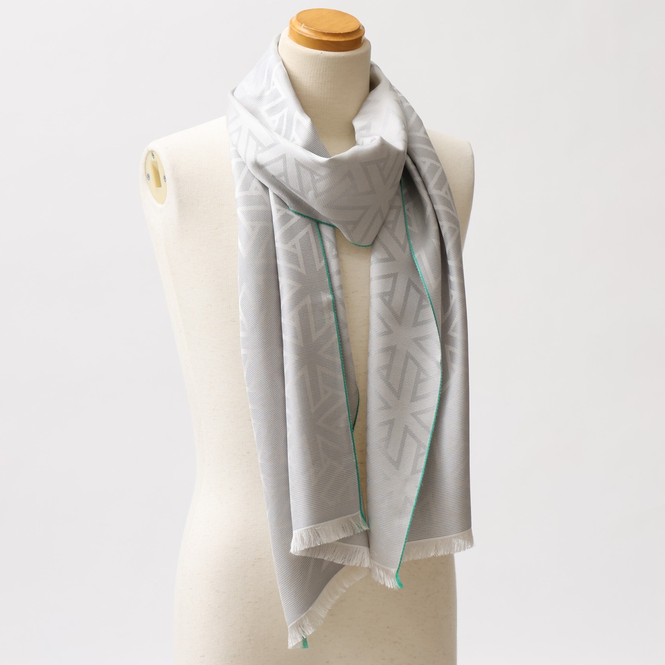 比礼 北斎 六ッ手毘沙門亀甲：鼡×緑 | OKANO博多きもの制作所