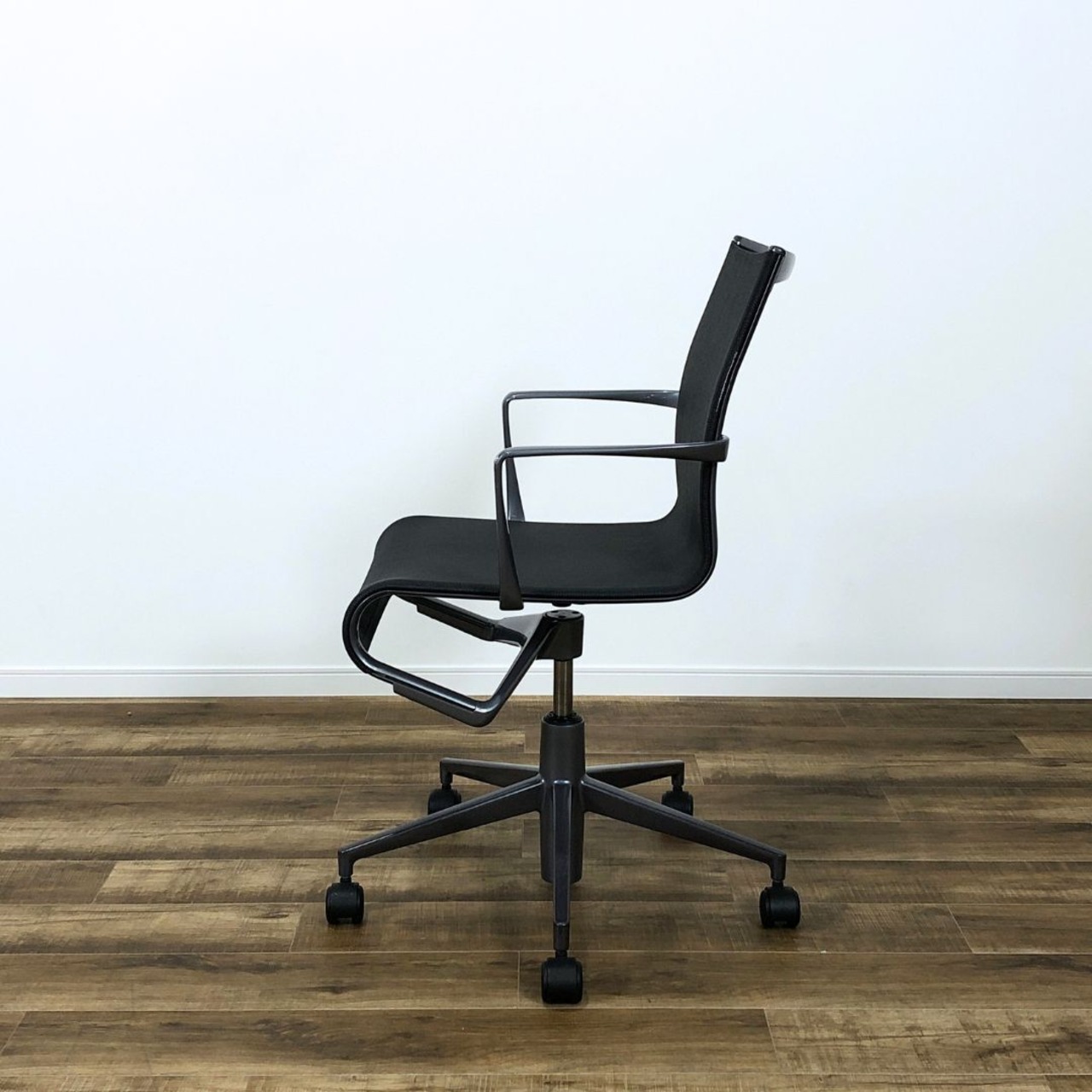 Cassina ixc. Alias ローリングフレーム カッシーナ・イクスシー スウィベル チェア ブラック アームチェア キャスター付【中古】【250サイズ】