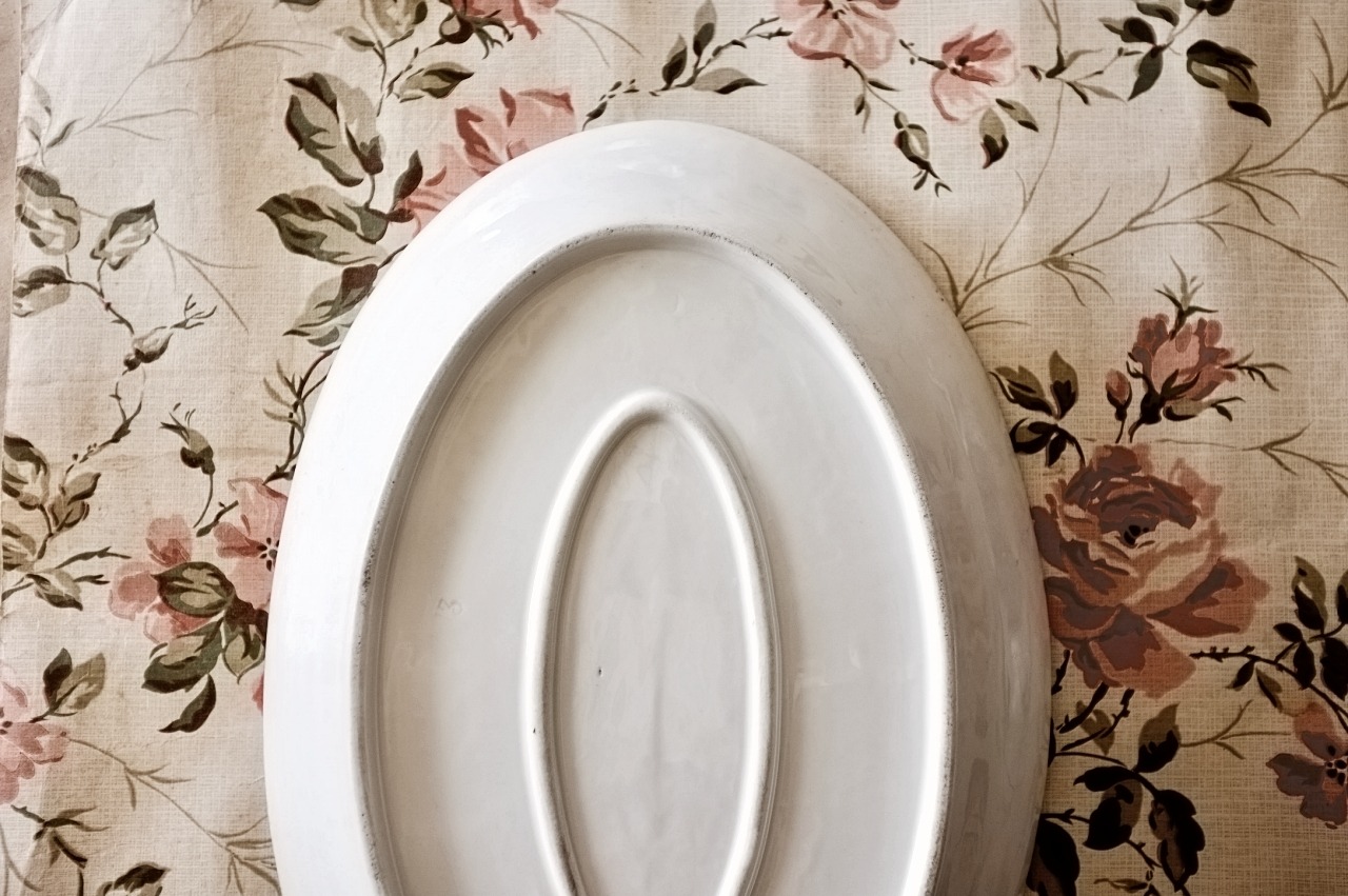 19世紀  フランス 36.5c おお巨大な白よ！白の集約と重厚なオーバルプレートb アンティーク