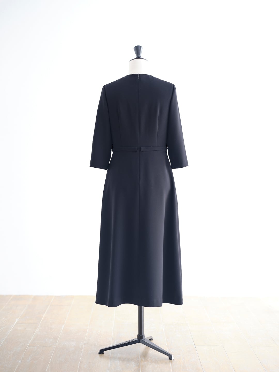 FLARED ONE-PIECE | saqui (store)