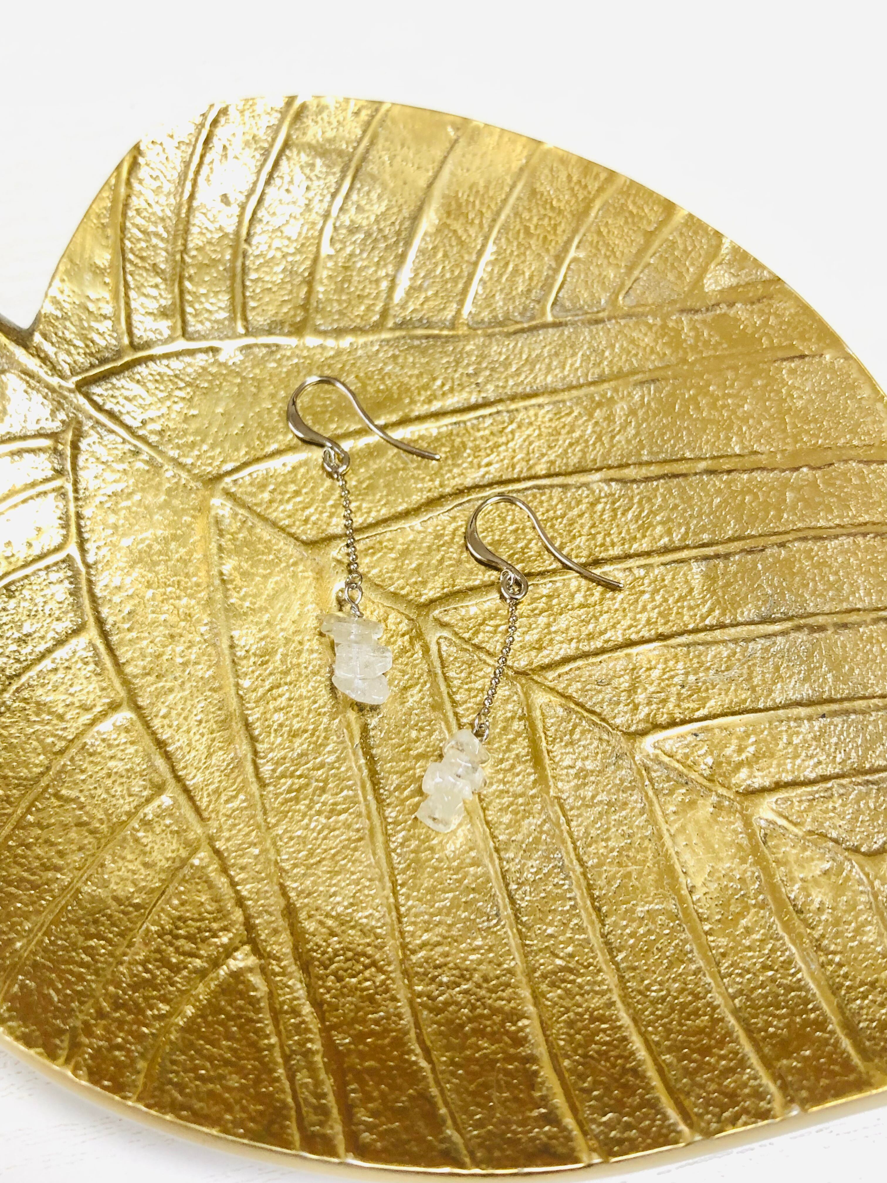 希少!リビアングラスのゆらゆらピアス(イヤリング変更可)