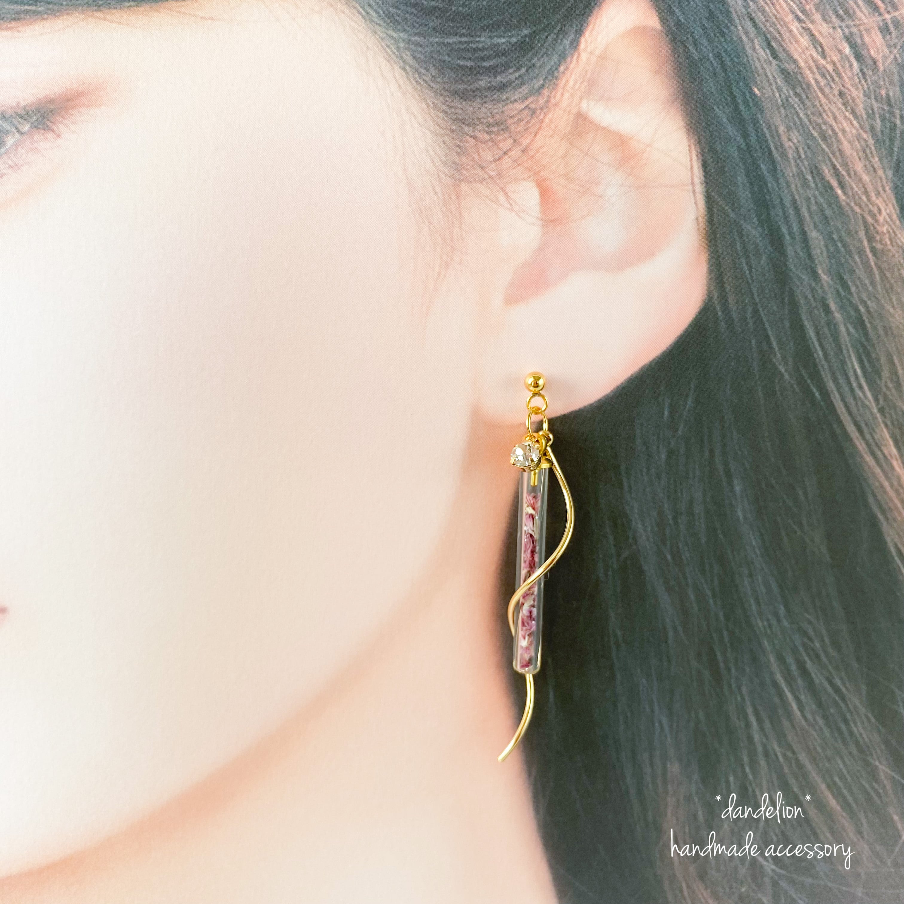 【607】リボンとガラスドームのピアス／イヤリング 607】リボンとガラスドームのピアス／イヤリング 【公式通販】