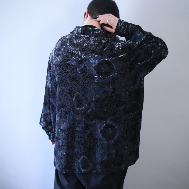 beautiful coloring velours pattern over silhouette see-through shirt