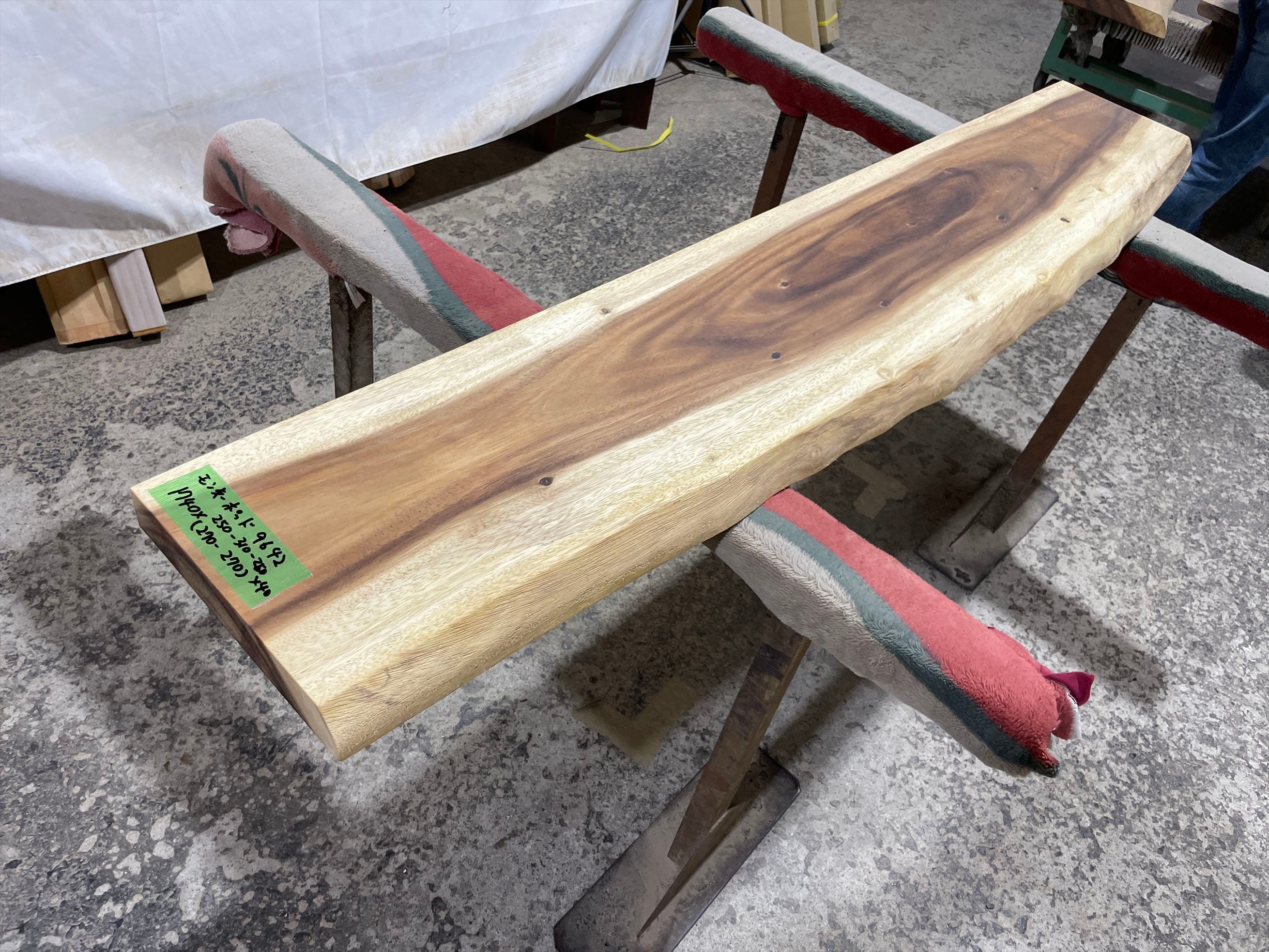 モンキーポッド9642 一枚板無垢 乾燥材 1740x250-310-250x40mm カウンター センターテーブル ダイニングテーブル
