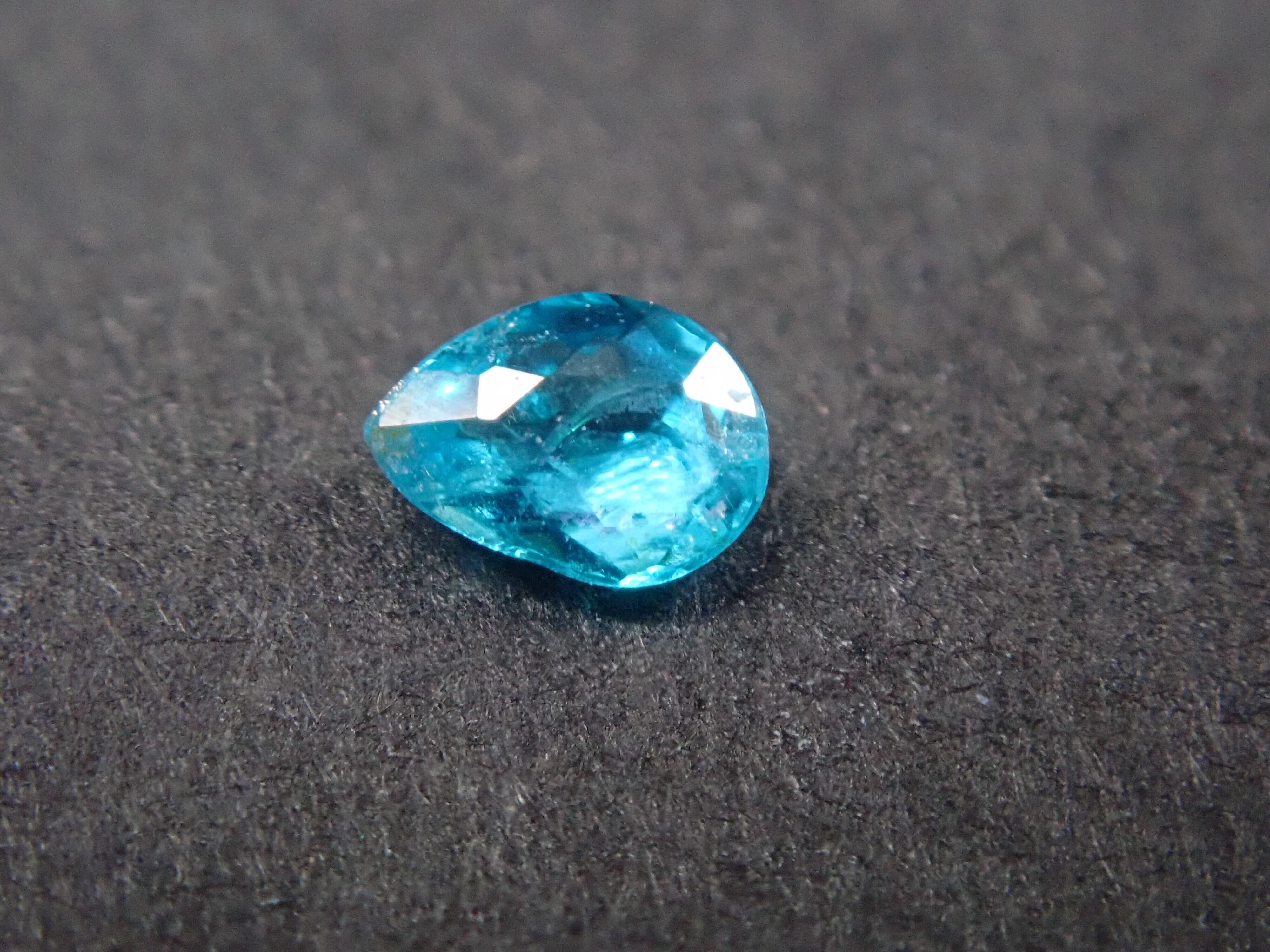 ブラジル・バターリャ産パライバトルマリン 0.042ct