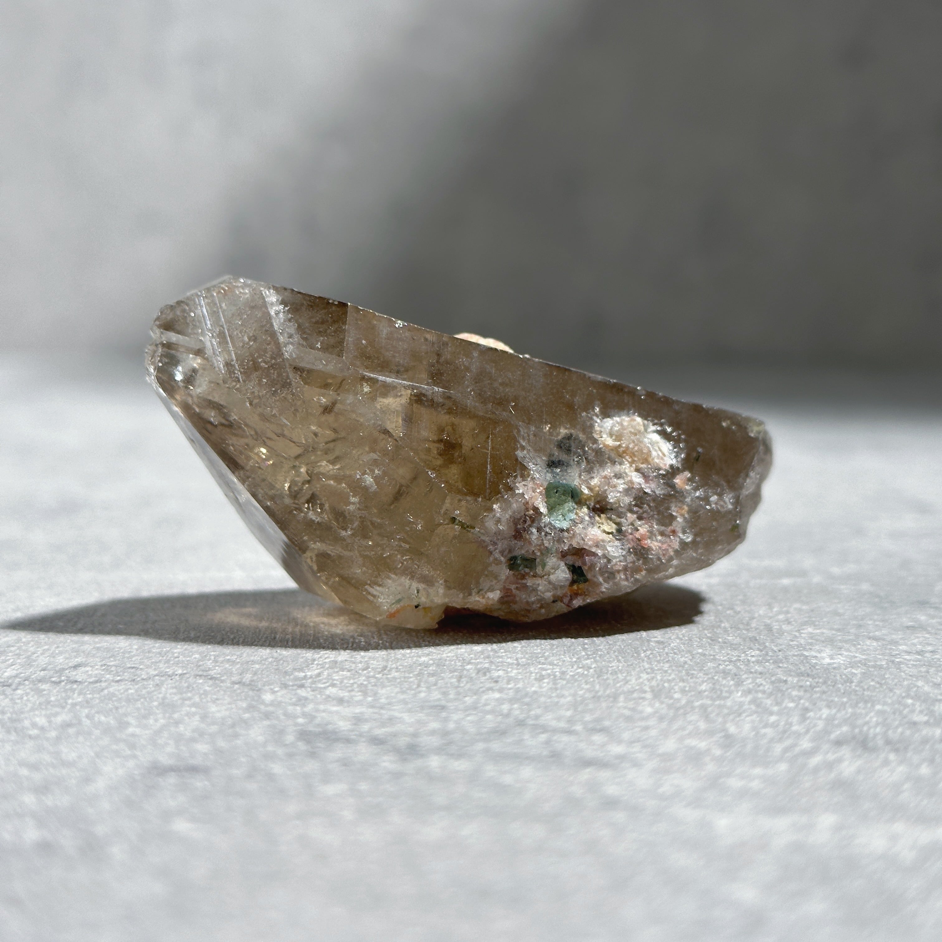 トルマリン入り◎シトリン（黄水晶） 原石03◇ Citrine ◇ 天然石