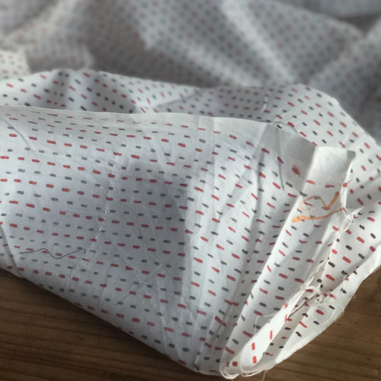 インドの布《インド柄 No.14 /点線 / コットン》サンガネールのブロックプリント Mulaセレクト